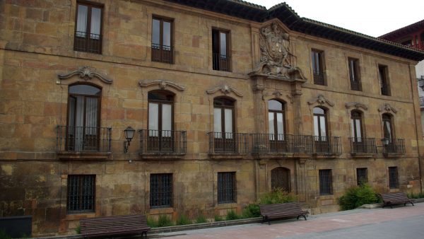 Palacio de Valdecarzana-Heredia